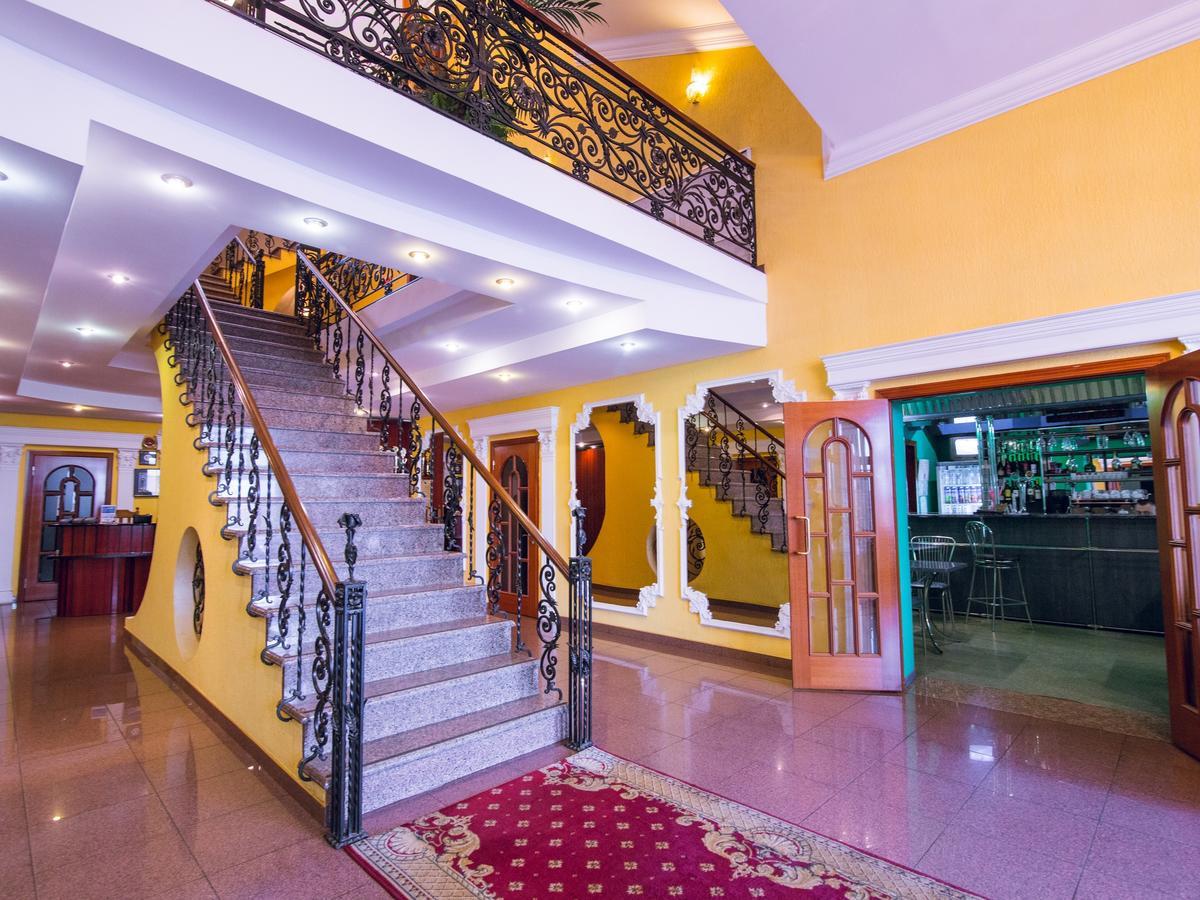 Versal Hotel Vinnicja Kültér fotó