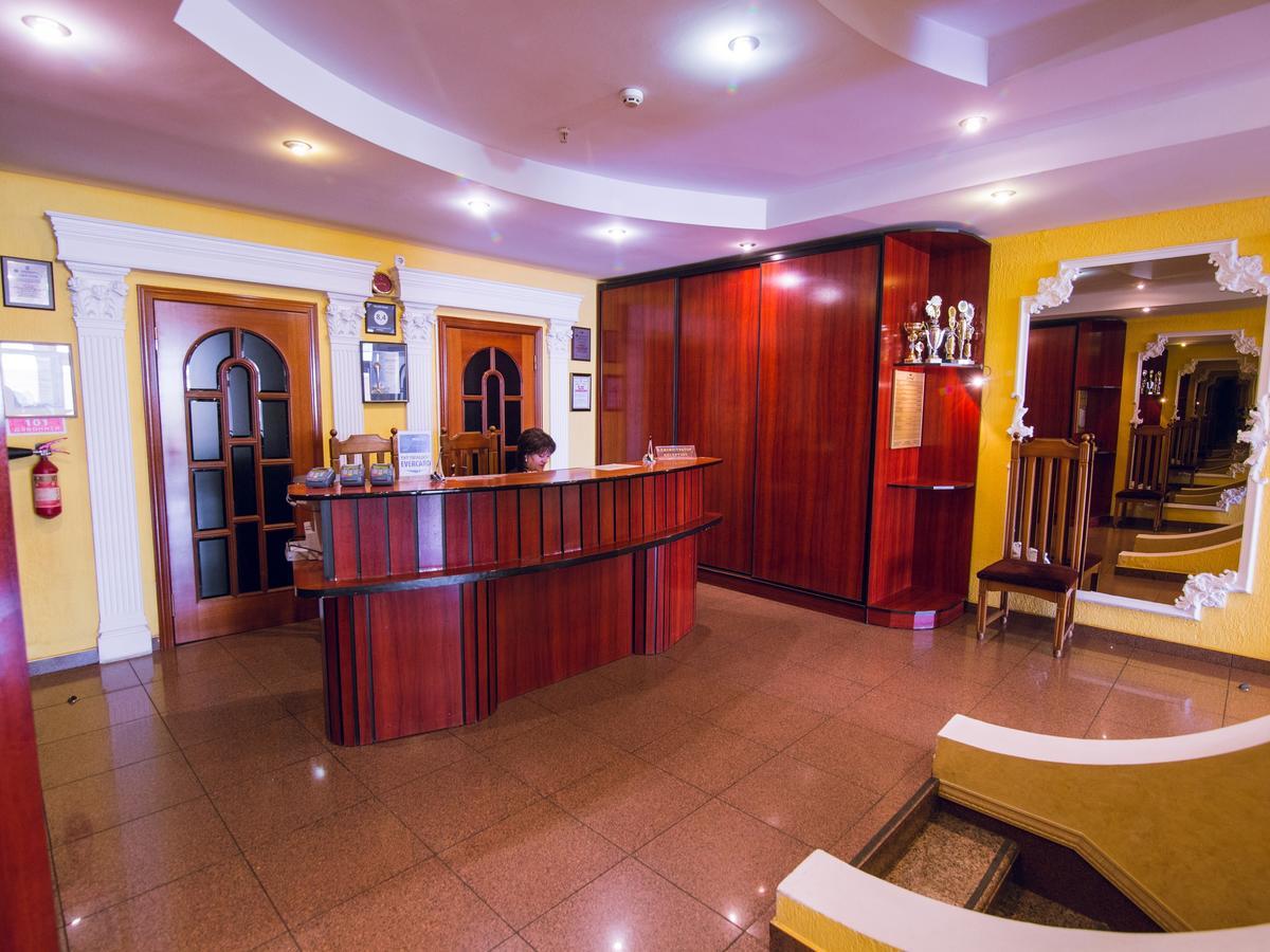 Versal Hotel Vinnicja Kültér fotó