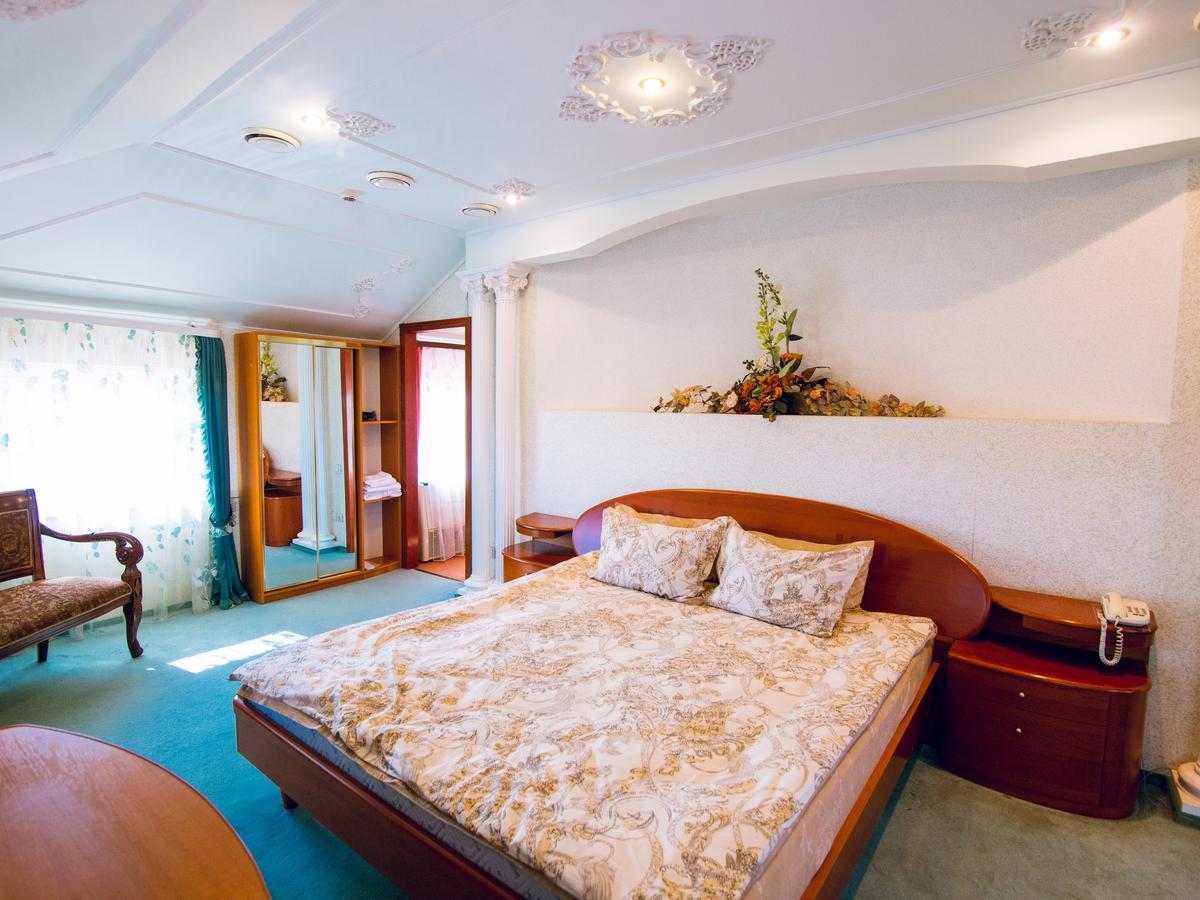 Versal Hotel Vinnicja Szoba fotó